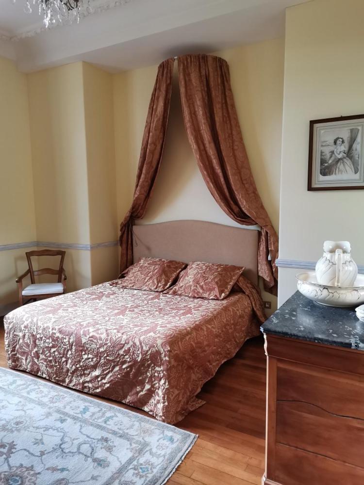 Chateau De Courseulles Habitación foto